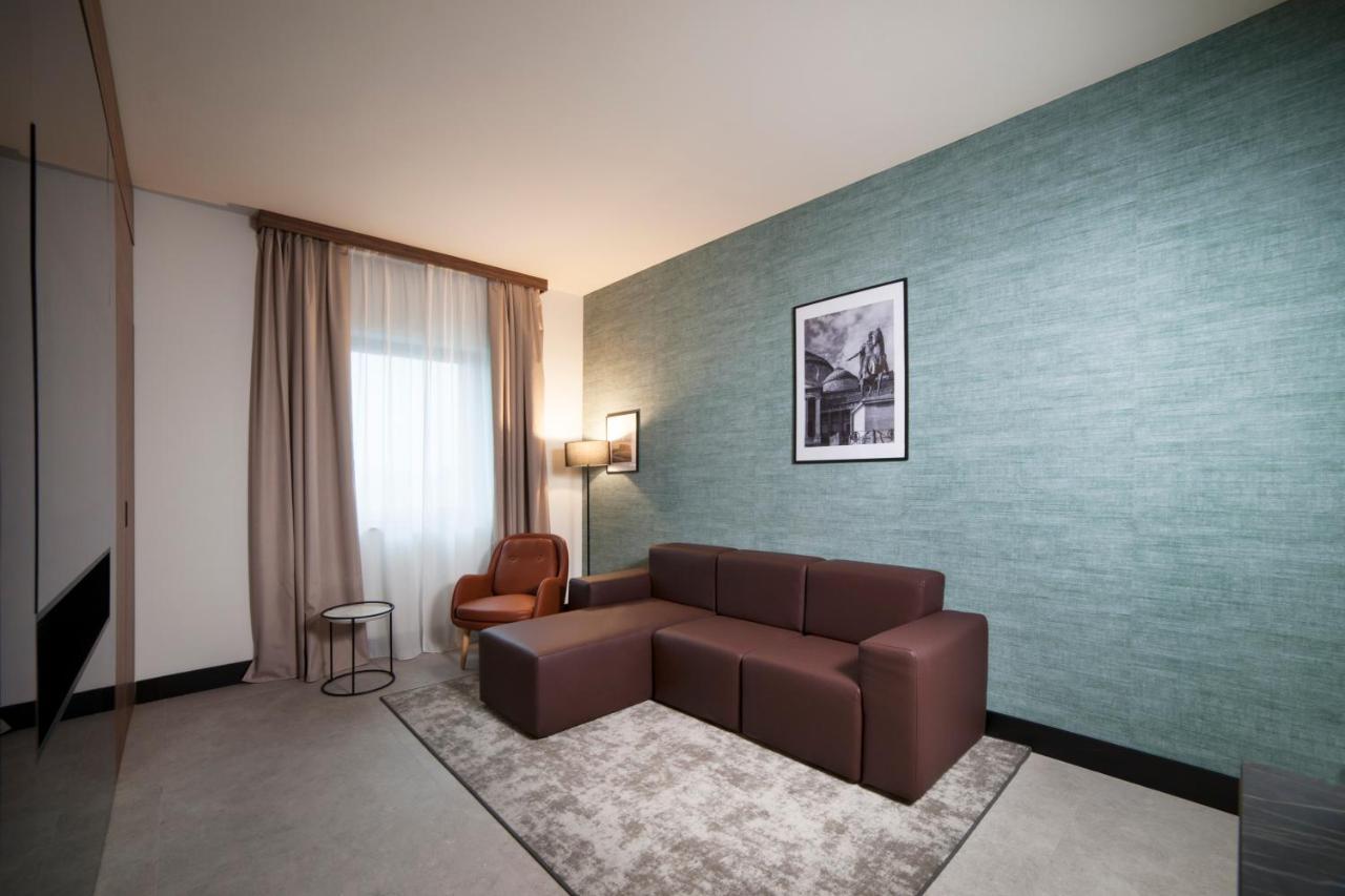 Radisson Hotel Nola Naples Eksteriør bilde
