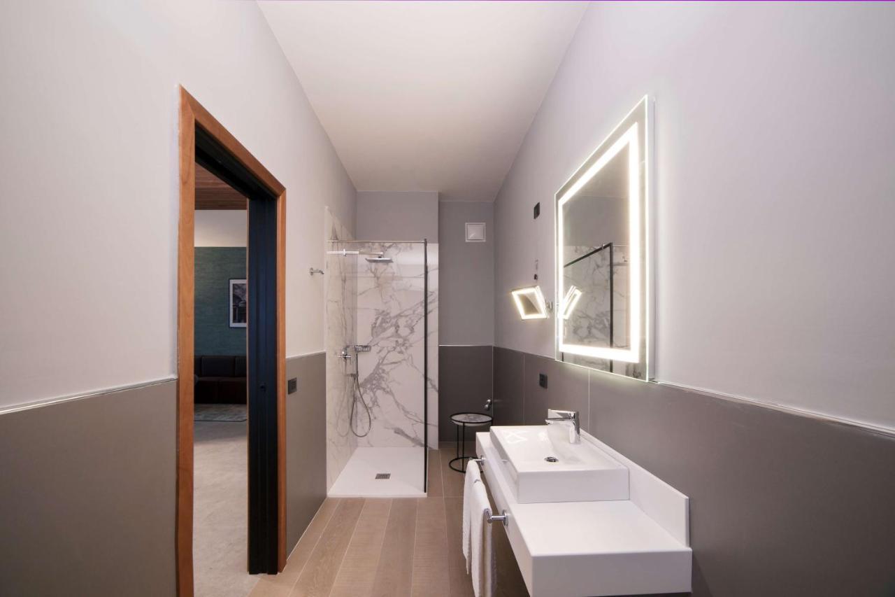 Radisson Hotel Nola Naples Eksteriør bilde